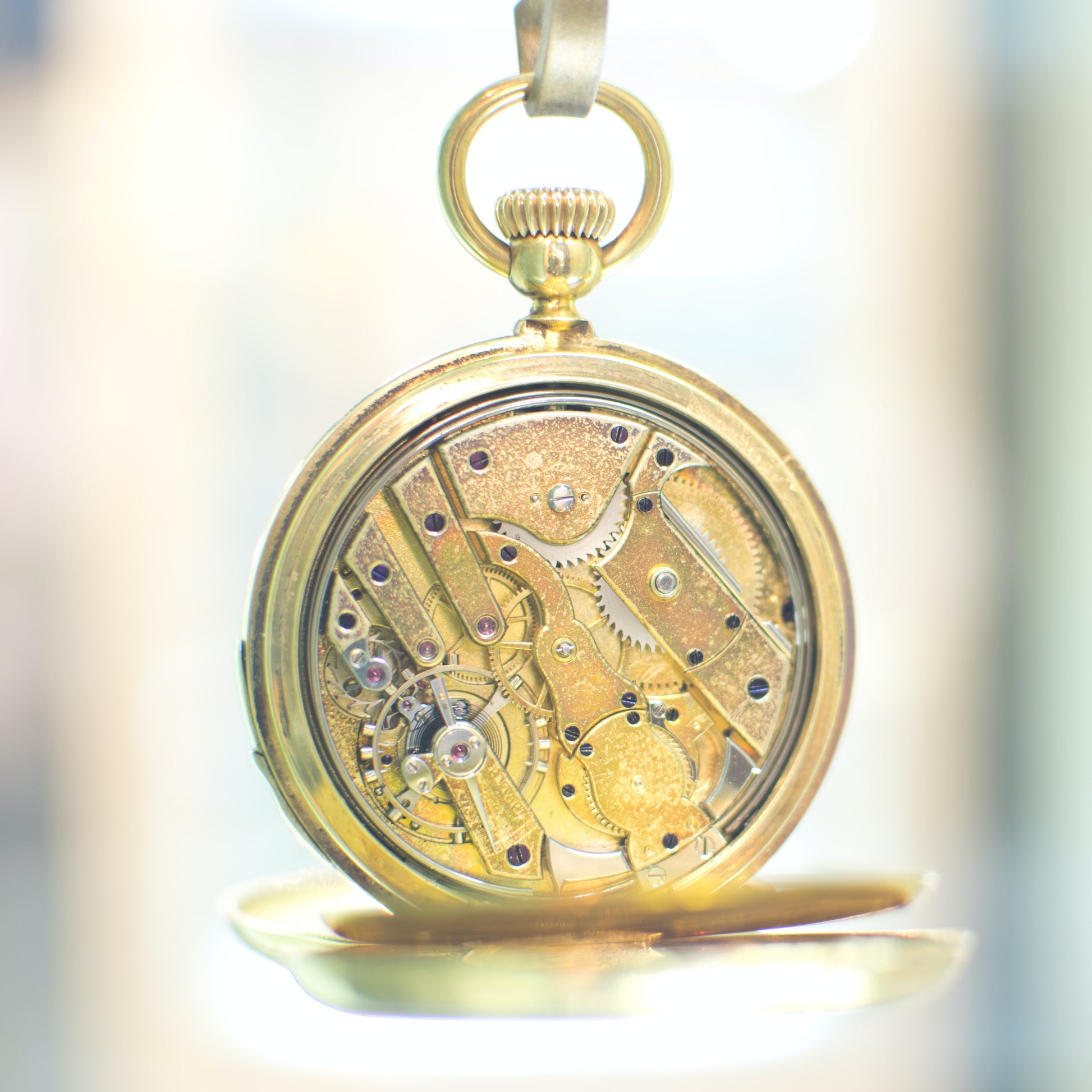 Benjamin Rascoe gold pocket watch. Gold variant with clear glass.